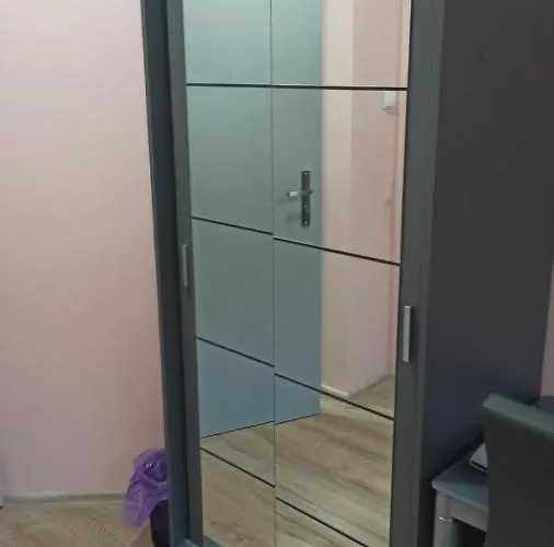 Goscinne Wiki & Ola Quarto em Acomodações Particulares *